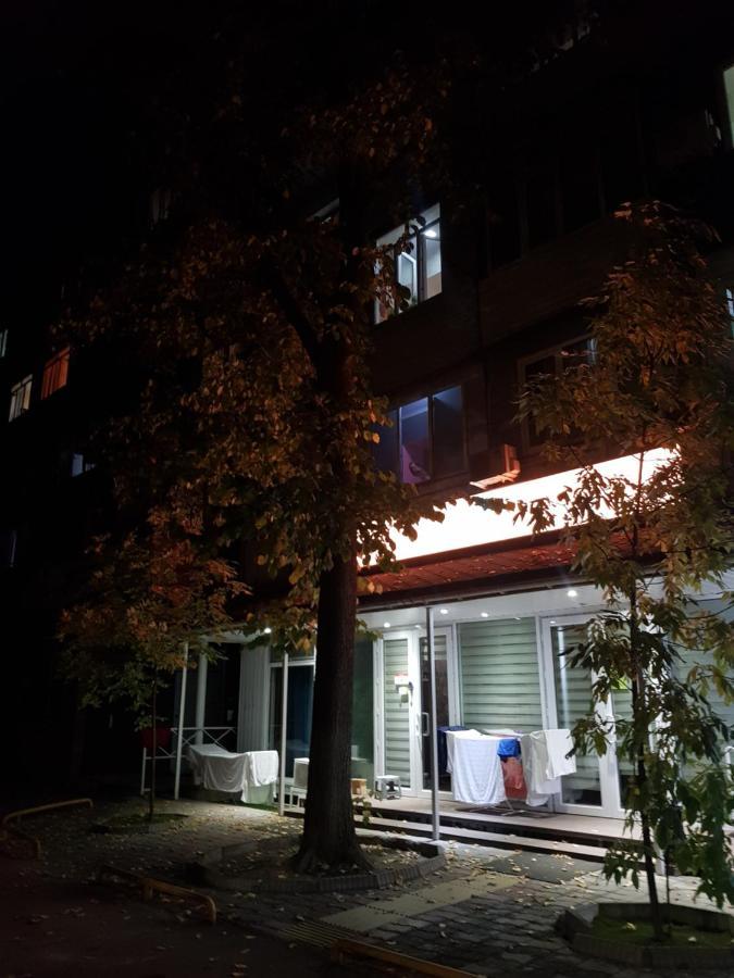 Отличная квартира со всеми удобствами. Алма Ата Екстериор снимка